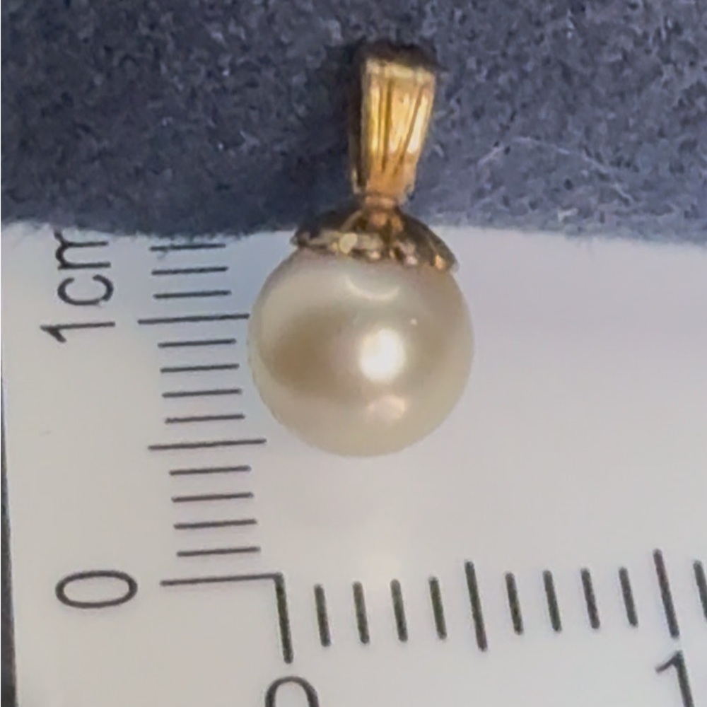 Elegant Blue/Grey Pearl Silver Pendant!